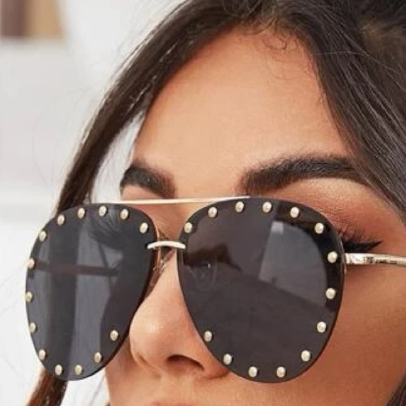Studded Aviator Sunglasses - Picture 5 of 5